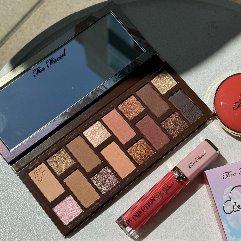 Too Faced
Born This Way Sunset Stripped Eyeshadow Palette